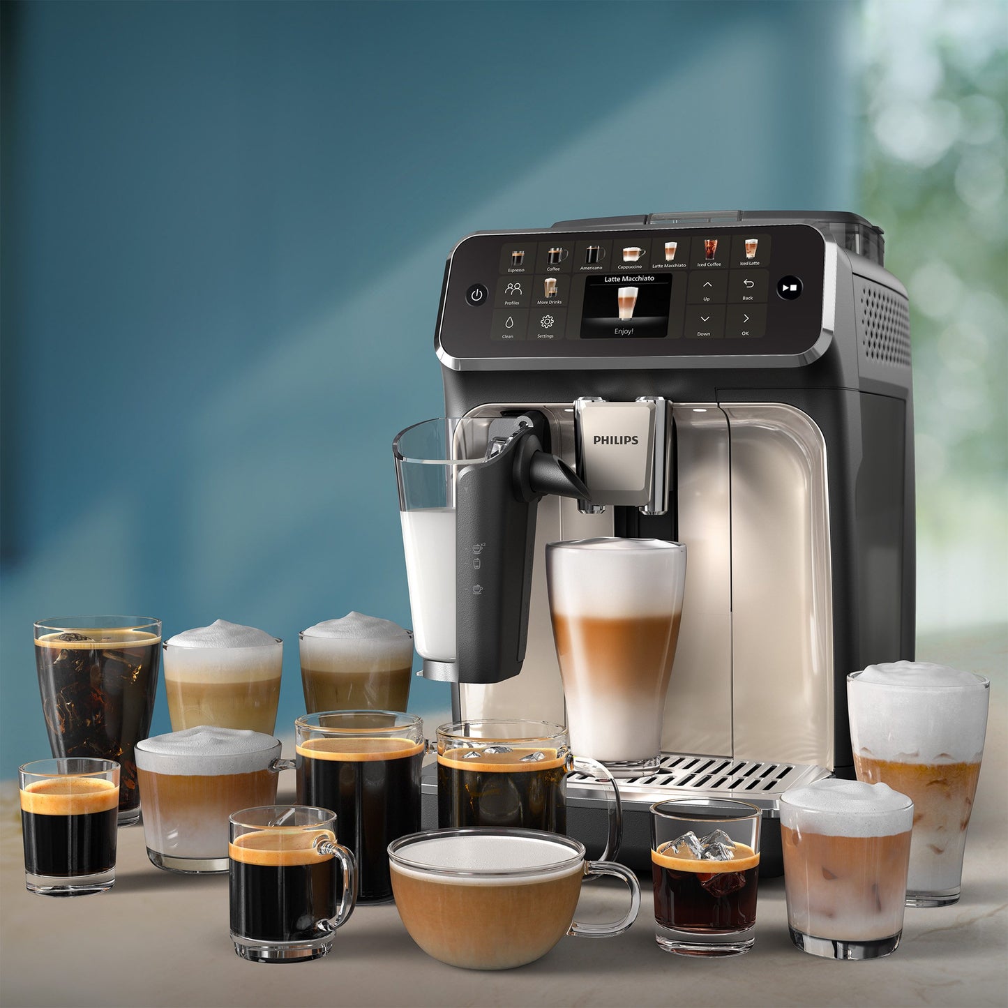 Kaffeevollautomat EP5547/90 5500 Series, 20 Kaffeespezialitäten (heiß oder eisgekühlt), LatteGo-Milchsystem, SilentBrew Technologie, Schwarz Verchromt 15 Bar